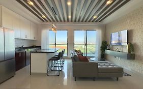Espectacular Condo Frente Al Estadio Y A Malecon